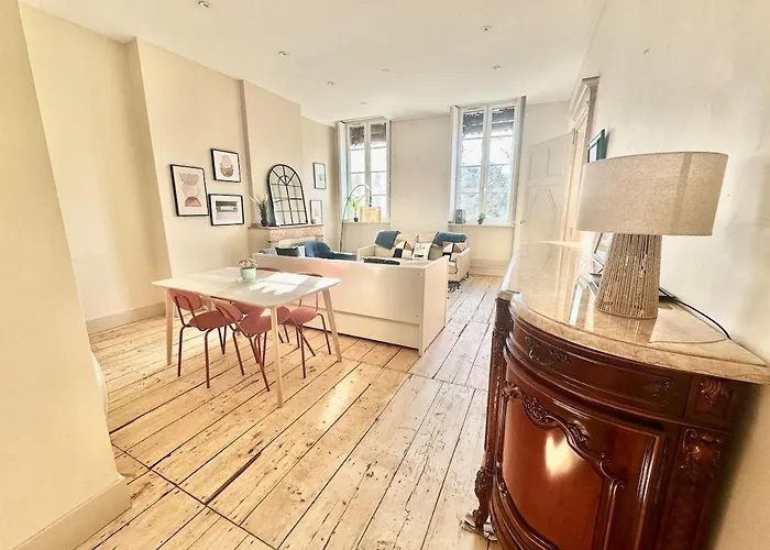 Grand Standing Lit King Size Capitole Апартаменты *