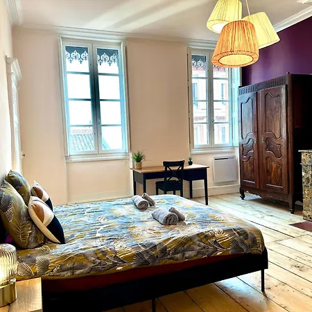 Grand Standing Lit King Size Capitole