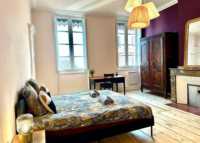 Grand Standing Lit King Size Capitole